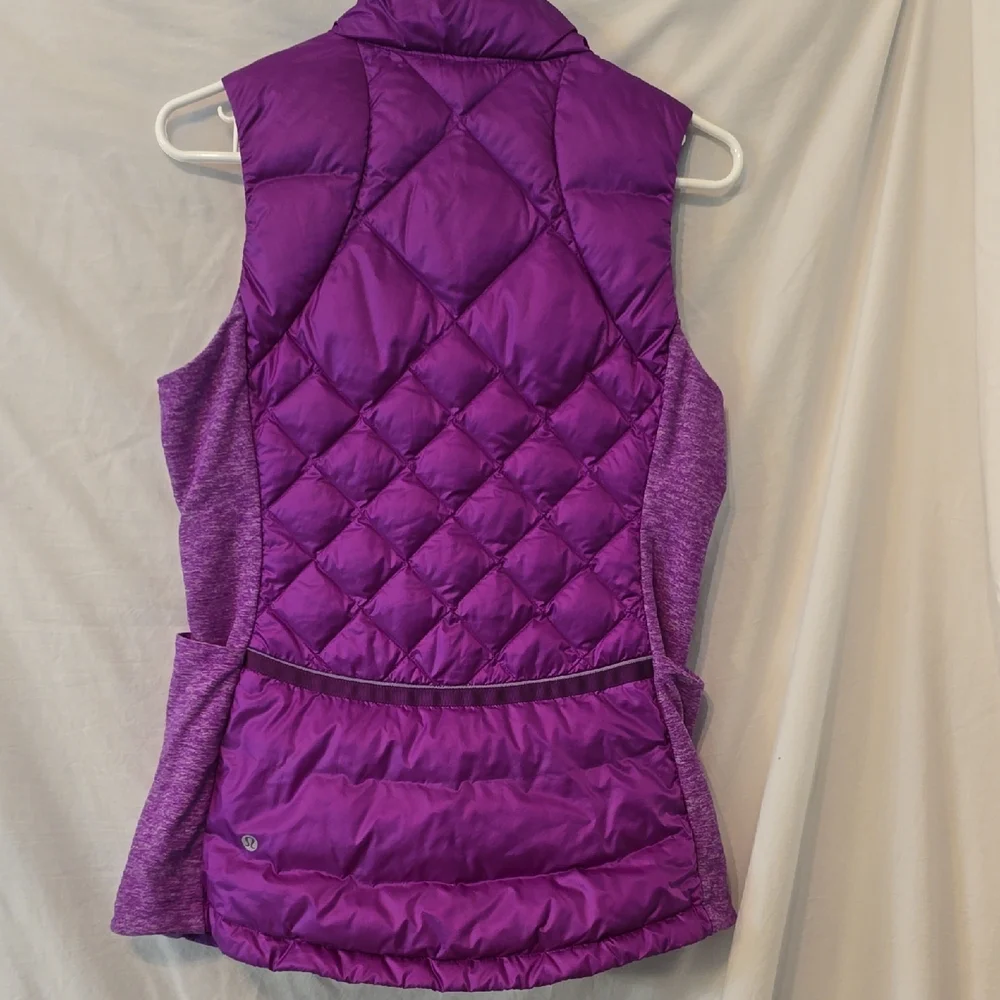 Lululemon Down For A Run Vest - Picture 8 of 8